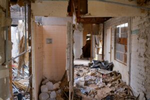 izbijanje drvenog štoka u stanu